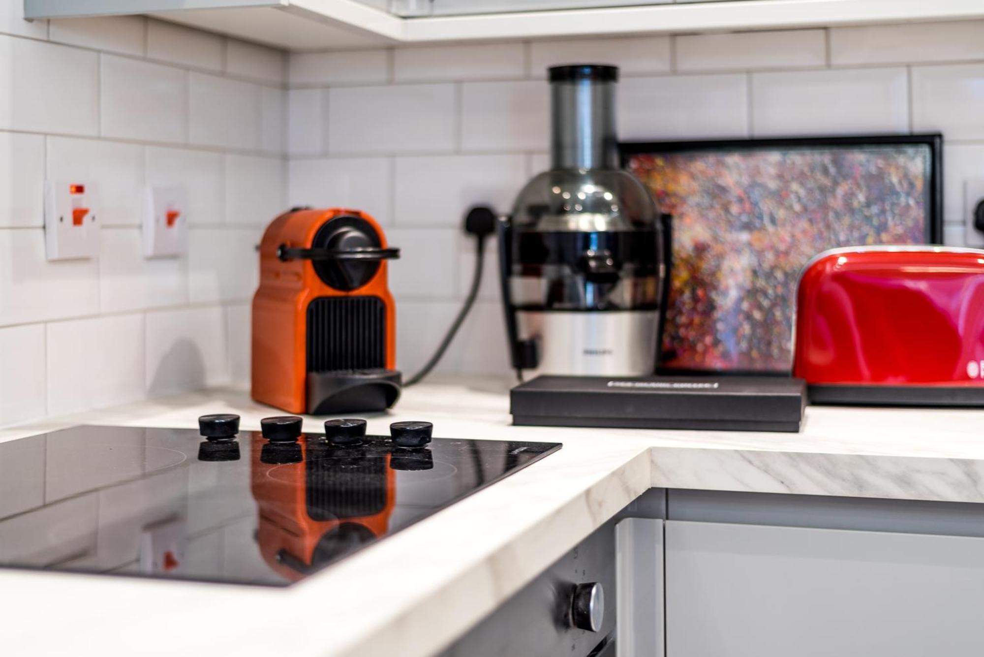 شقة Casa Italia Near Kings Road In Chelsea With Wifi & Washing Machine لندن المظهر الخارجي الصورة