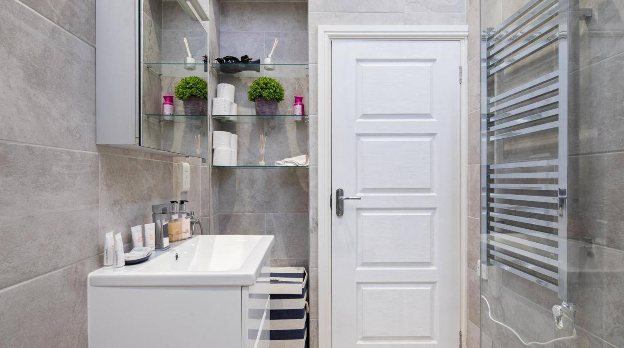 شقة Casa Italia Near Kings Road In Chelsea With Wifi & Washing Machine لندن المظهر الخارجي الصورة