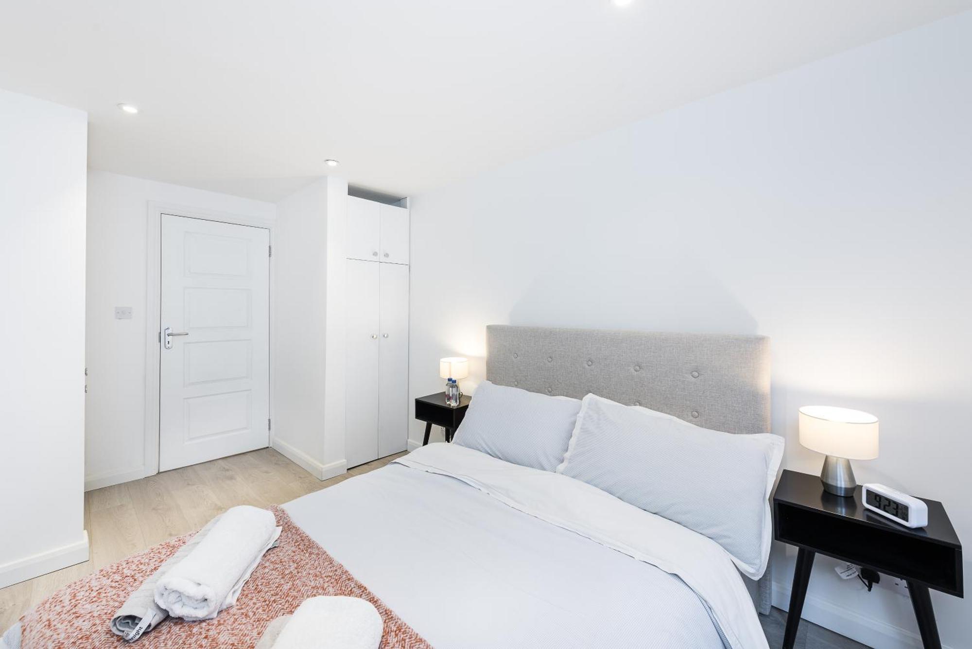 شقة Casa Italia Near Kings Road In Chelsea With Wifi & Washing Machine لندن المظهر الخارجي الصورة