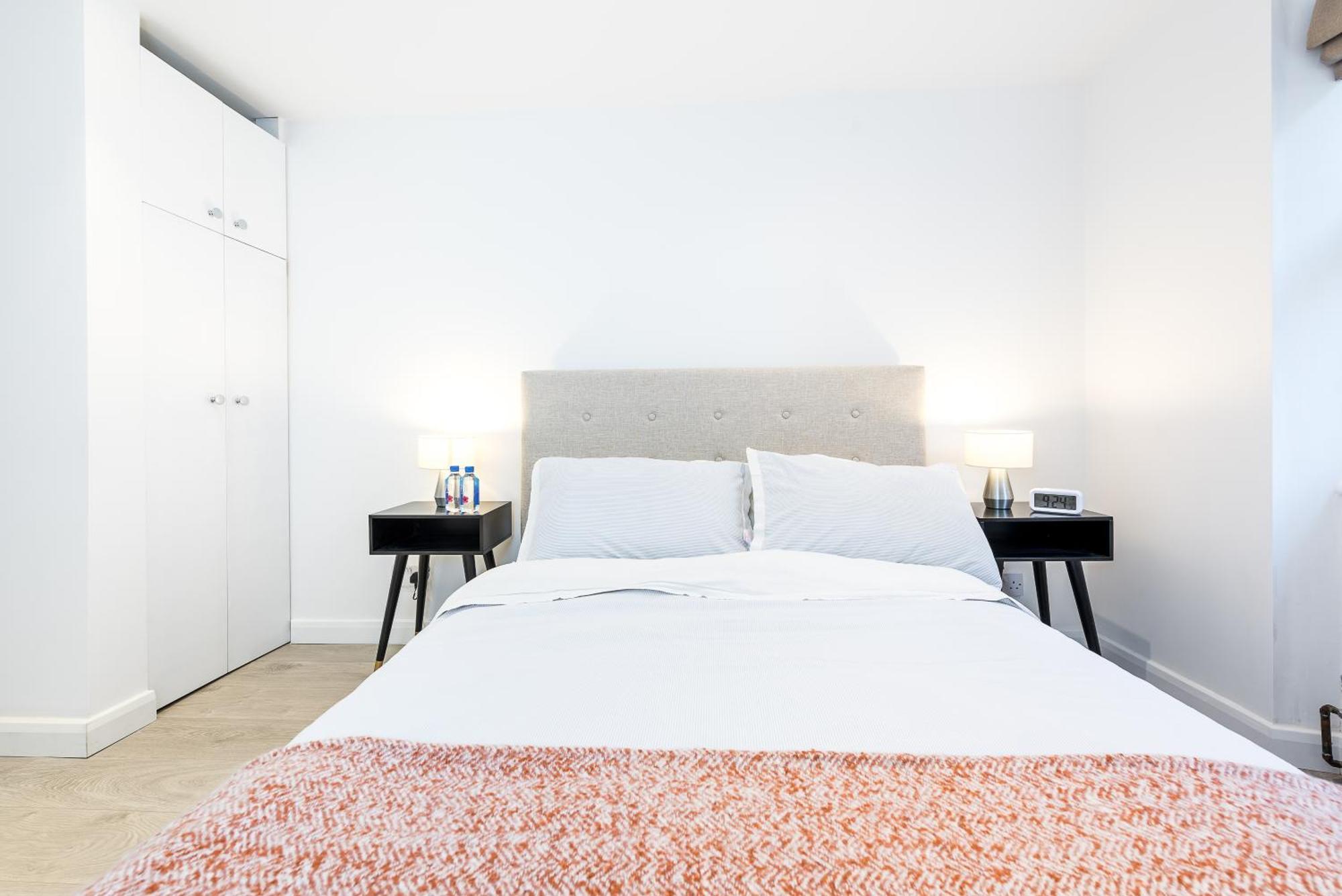 شقة Casa Italia Near Kings Road In Chelsea With Wifi & Washing Machine لندن المظهر الخارجي الصورة