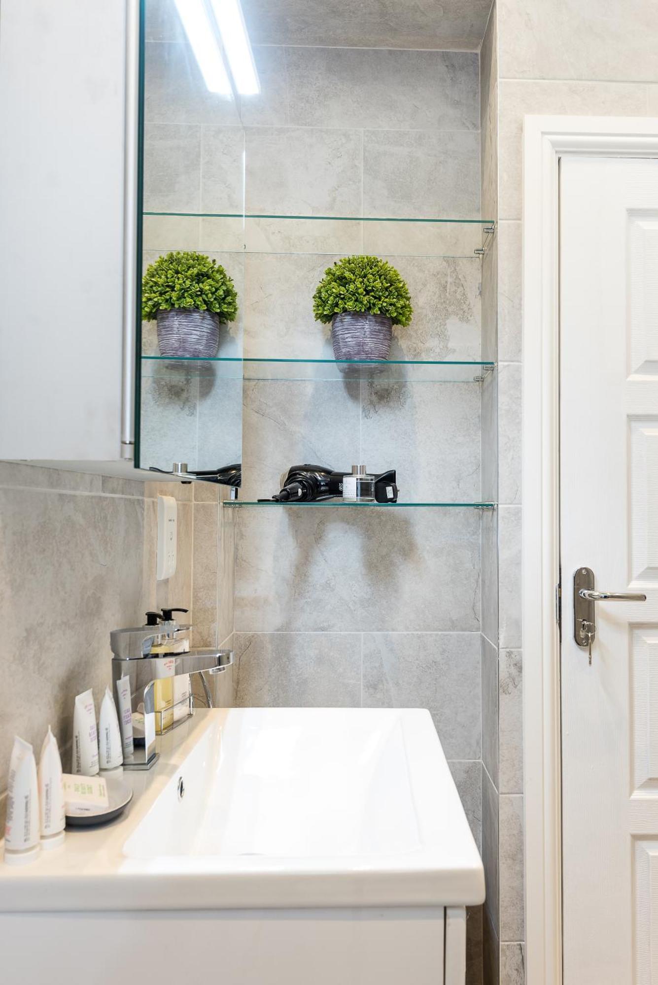 شقة Casa Italia Near Kings Road In Chelsea With Wifi & Washing Machine لندن المظهر الخارجي الصورة