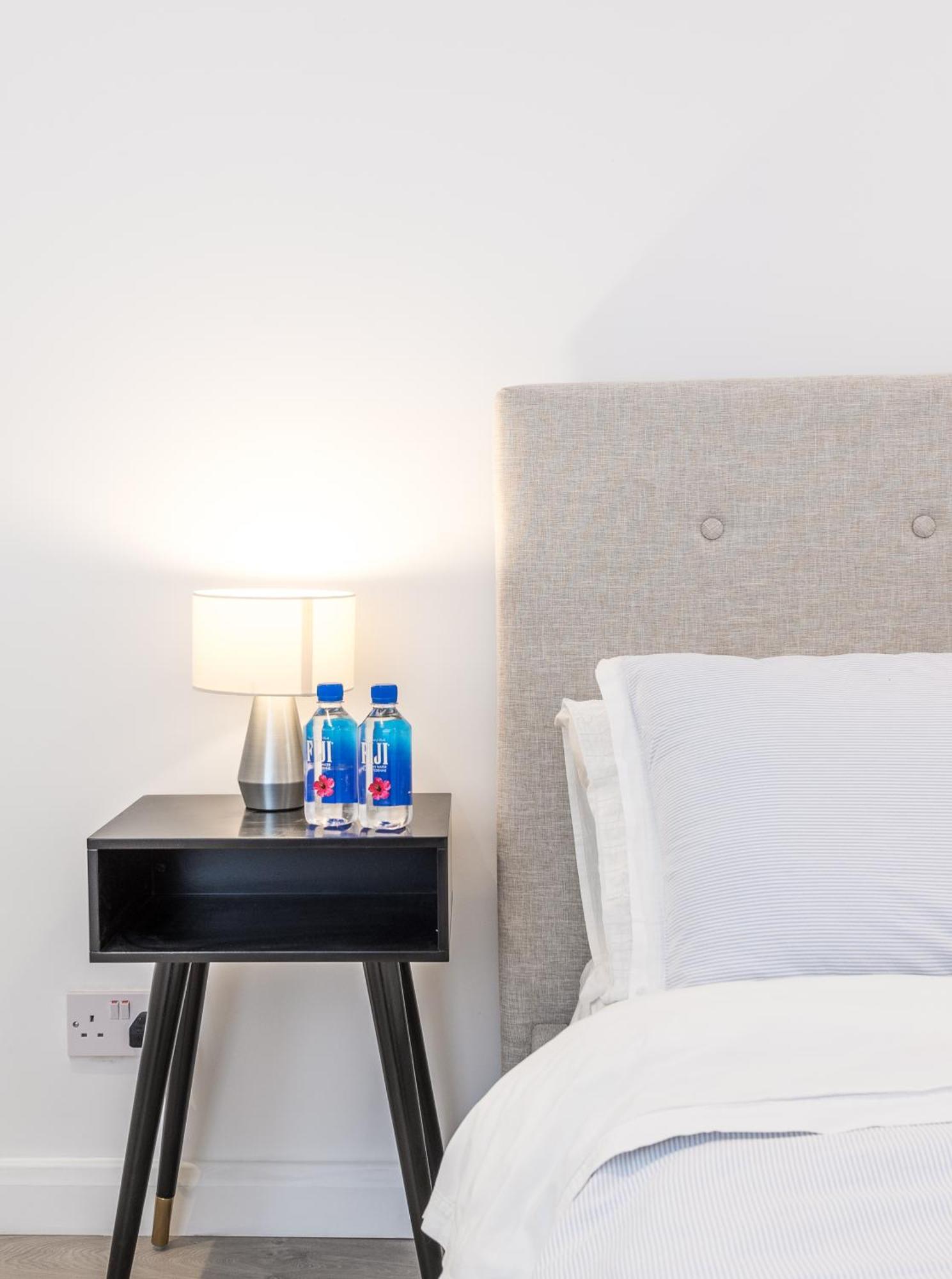 شقة Casa Italia Near Kings Road In Chelsea With Wifi & Washing Machine لندن المظهر الخارجي الصورة
